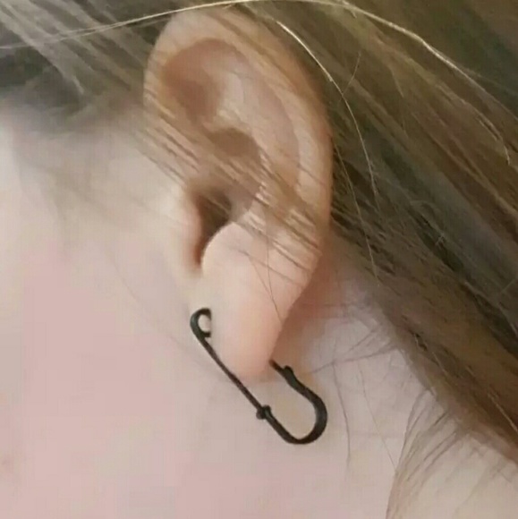 Safety Pin Earrings Vintage Style - Picture 4 of 8